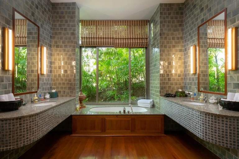 Bathroom 2, Villa Praison | 5BR Ocean View, 2mins to Beach, Pulau Phuket