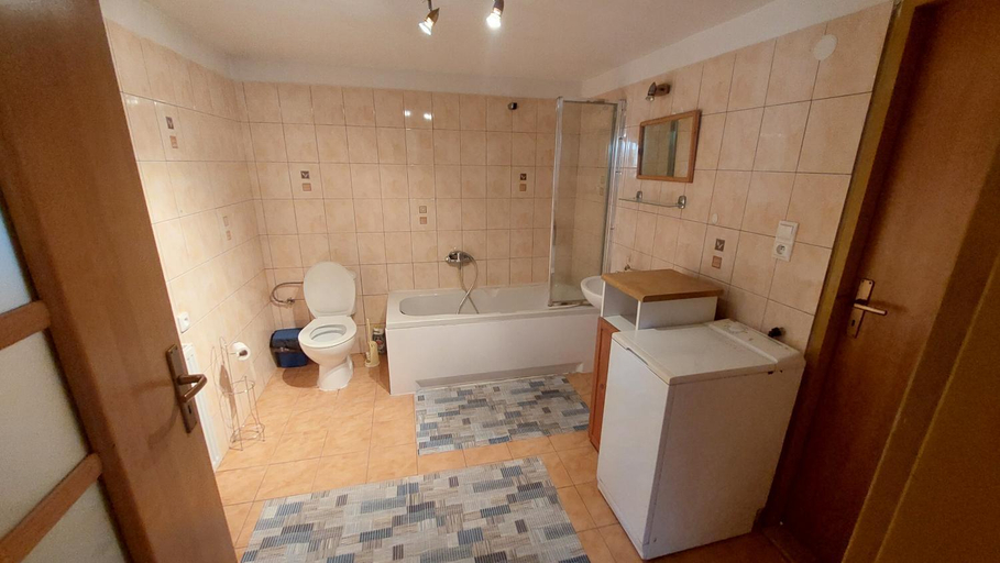 Others 3, Privat 498, Ružomberok