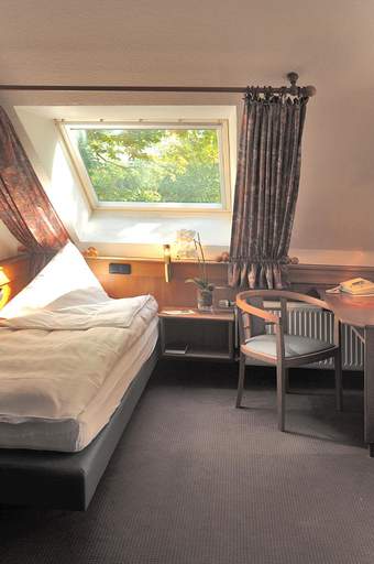 Others 5, Hotel und Landhaus 'Kastanie', Hamburg