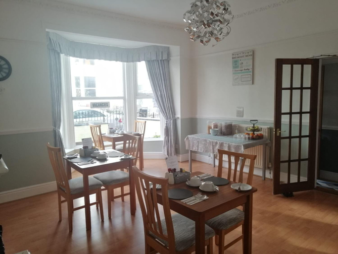 Others 2, No 6 Quality Guesthouse, Conwy