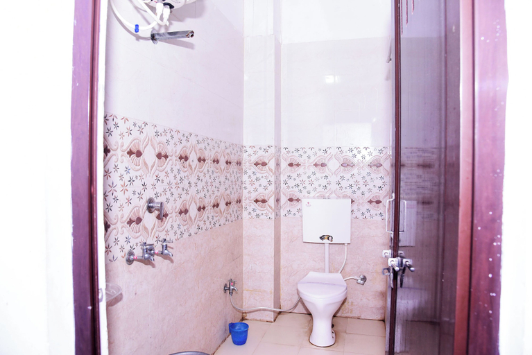 Bathroom 4, Hotel Shree Mahalaxmi, Allahabad