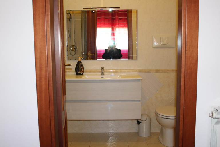 Bathroom 2, B&B le Pleiadi Aeroporto Fiumicino, Roma