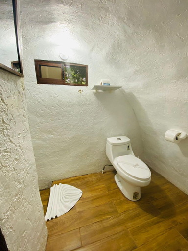 Bathroom 2, Wellness Park CR, San Carlos
