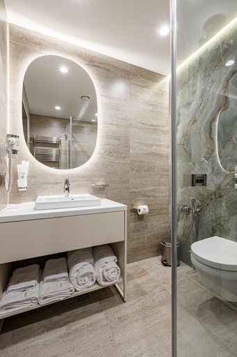Bathroom 4, Tavel Hotel & SPA, Nadvirnians'kyi