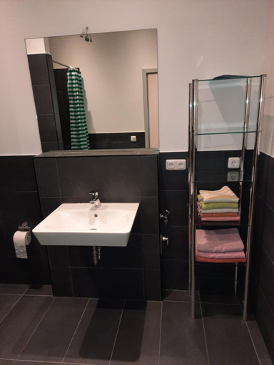 Bathroom 2, City Apartments Magdeburg, Magdeburg