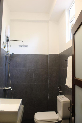 Bathroom 5, Forest Edge Villa, N. Palatha Central