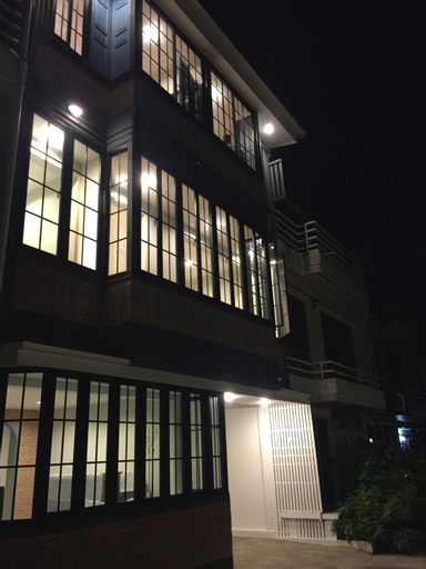 fio's house by the sea, Cha-Am