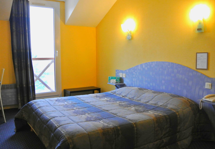 Bedroom 3, Logis Argonne Hotel, Ardennes