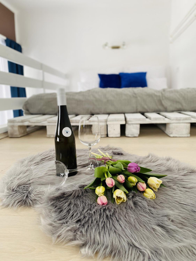 Others 2, Urania Apartmanhaz, Eger