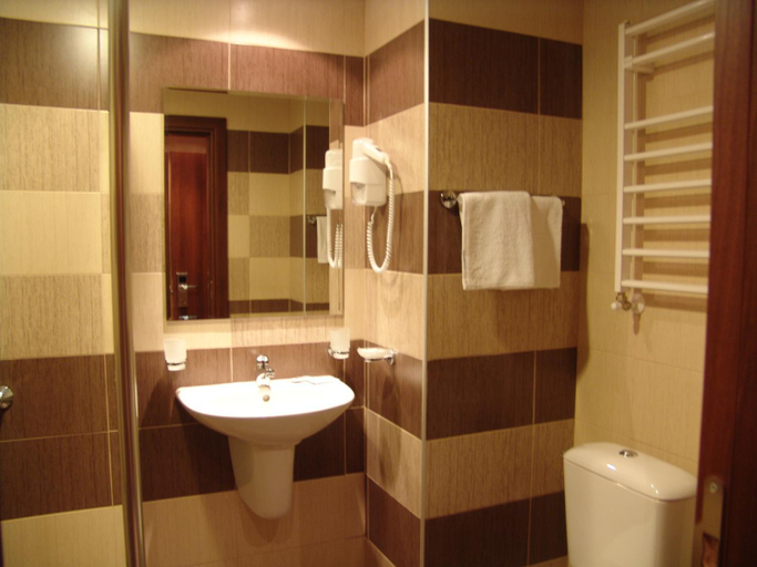 Bathroom 2, Hotel Lovech, Lovech