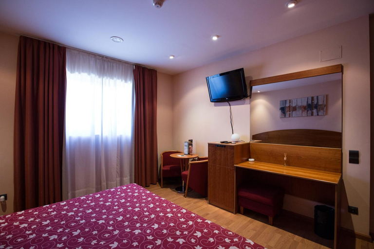 Bedroom 2, Motel Emporio, Valladolid