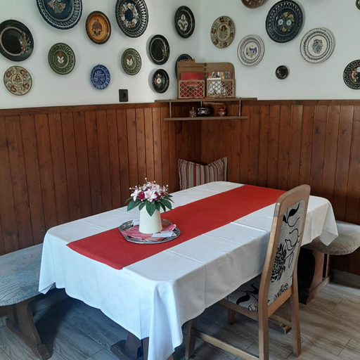 Others 5, Rozsa Vendeghaz, Szentendre