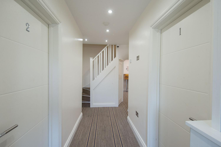 Others 5, Heathrow-Windsor Guest House, Slough
