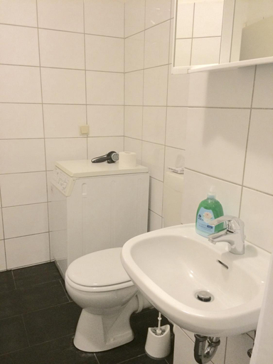 Bathroom 5, BNB Potsdamer Platz, Berlin