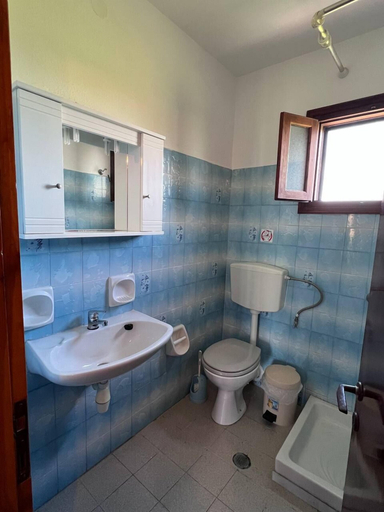 Bathroom 3, Gian Petro apartments, Ionian Islands