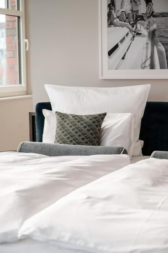 Bedroom 4, Clounys Hotel & Restaurant, Hamburg