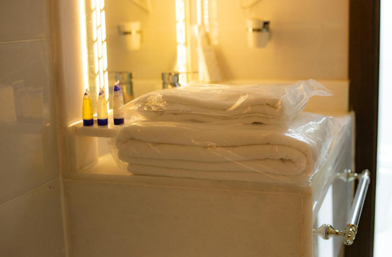 Bathroom, منتجع و شاليهات المخمل Velvet Chalets and resort, Taif