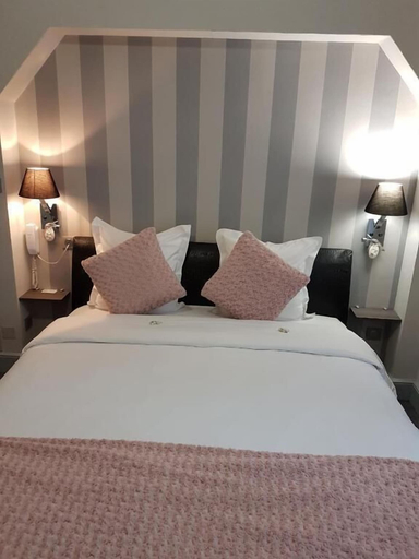 Bedroom 2, Hotel Beausoleil, Drôme