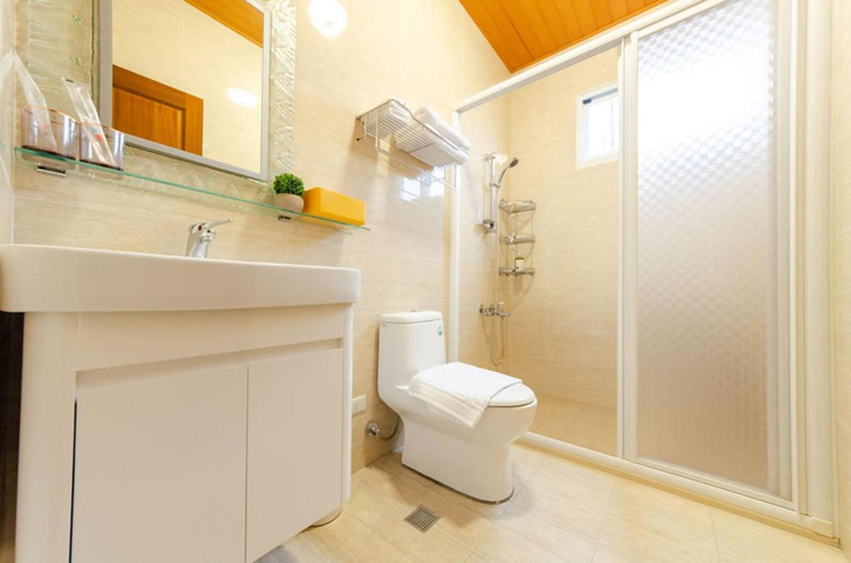 Bathroom 3, Long Forest Homestay, Yilan