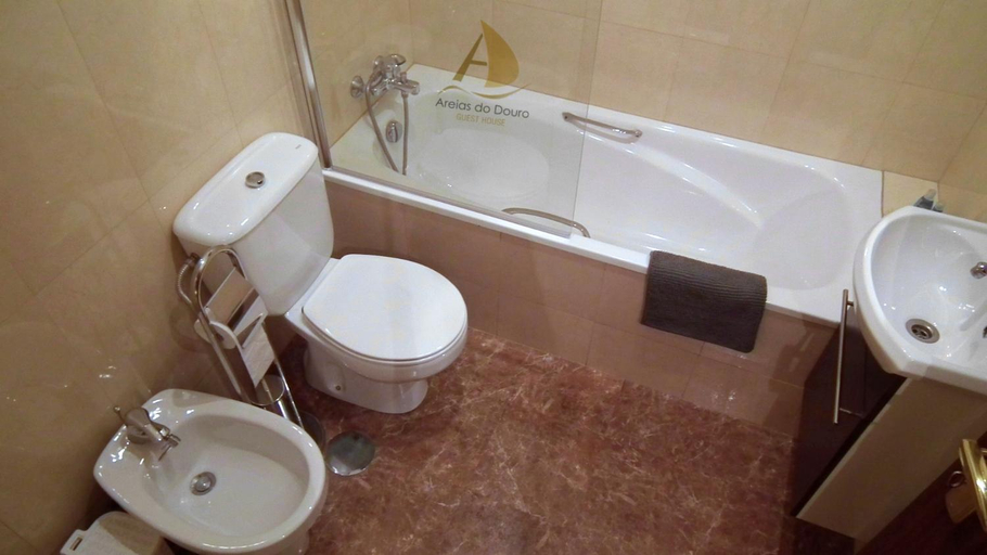 Bathroom, Areias do Douro GuestHouse, Gondomar