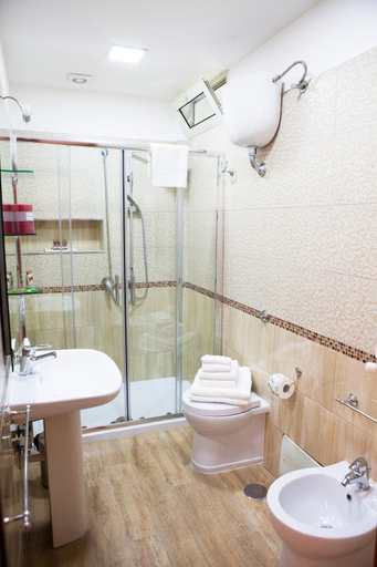 Others 5, Isa Guest Rooms, Napoli