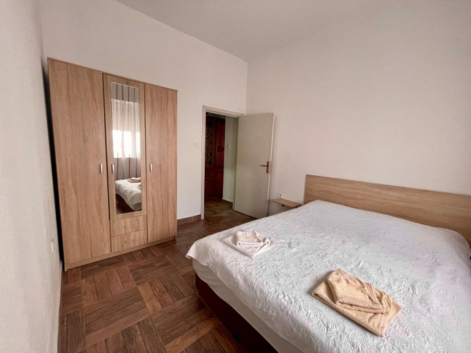 Others 5, Apartment Jovana