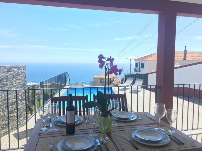 3, Vila do Rocha, Calheta