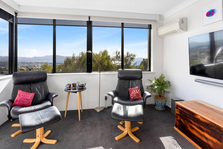 Others, 'Penthouse-Style Pad' Breathtaking Panoramic Views, Hobart