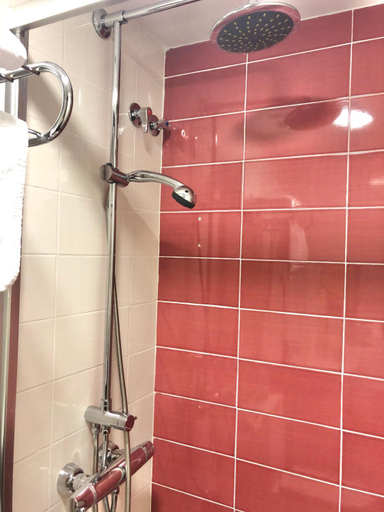 Bathroom 4, Hostal Astoria, Madrid
