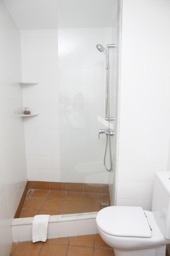 Bathroom 2, Hotel Ubaldo, Girona