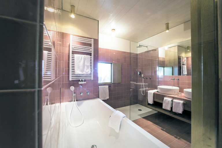 Bathroom 4, Parkhotel Holzner, Bolzano