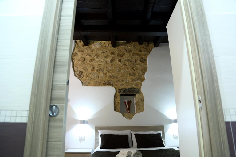 Others 5, Appartamenti Maniace, Syracuse