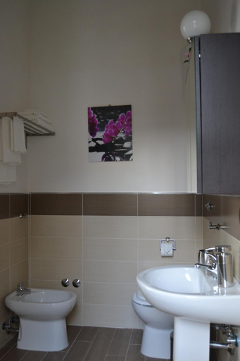 Bathroom 4, Zia Bi Bed and Breakfast, Napoli