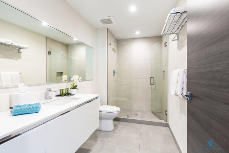 Bathroom 3, Best Stay| Rooftop Pool|Hollywood Beach Board–walk, Broward