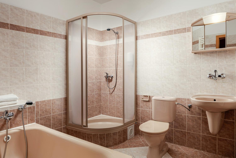 Bathroom 2, Hotel Adrspach, Náchod
