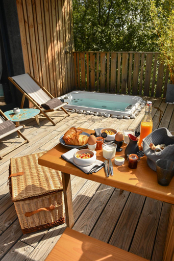 Others 3, Bien Loin d'Ici Spa B&B, Gard