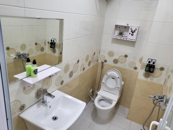 Bathroom 11