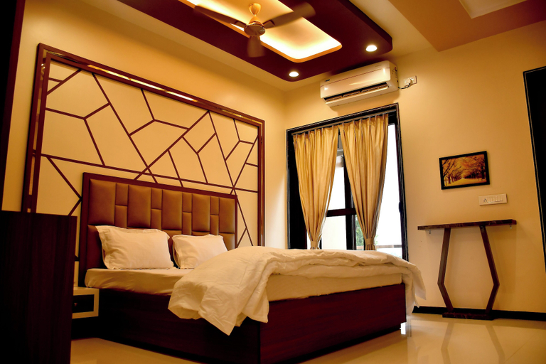Bedroom 2, Prabhu Chhaya Hotel, Chittaurgarh