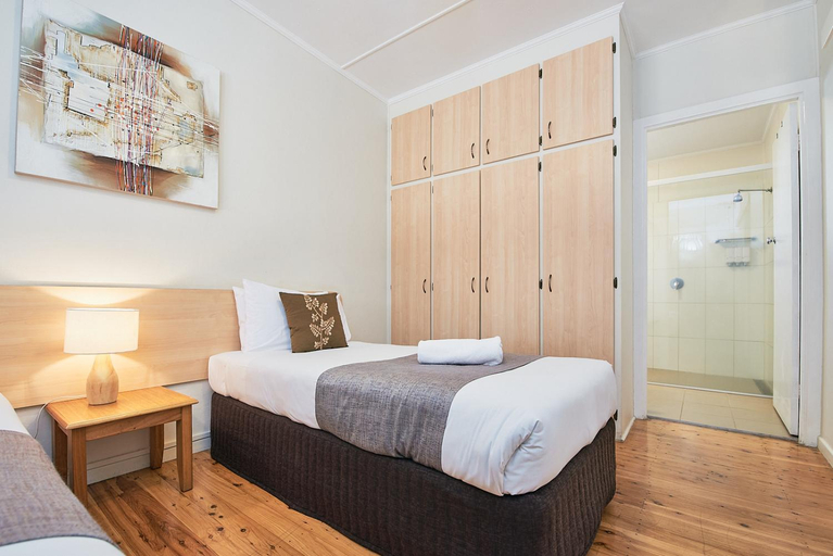 Bedroom 3, Ruthven Street Motor Inn, Toowoomba - Central