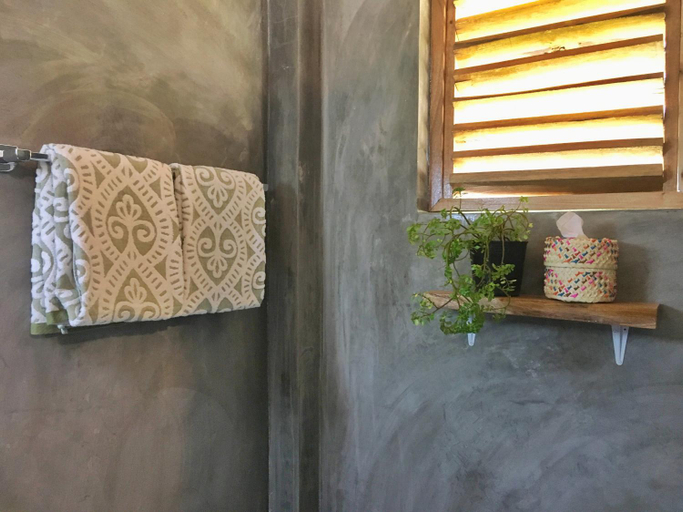 Others 3, Yas villas homestay, General Luna