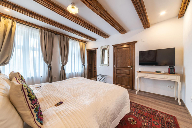 Bedroom 2, Nikolas Haus, Brasov