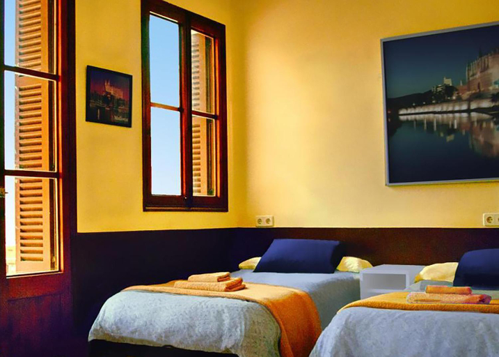 Bedroom 4, Hostal Atlanta, Baleares