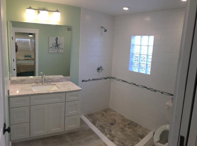 Others 5, The Catalina, Bay