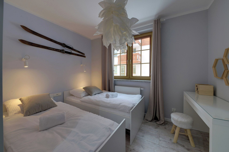 Bedroom 2, RentPlanet - Osiedle Podgórze, Jelenia Góra