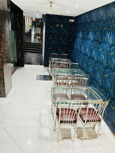Others 4, Powai Inn, Mumbai Suburban