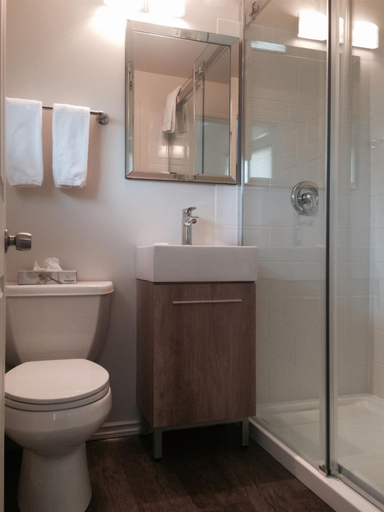 Bathroom 2, Timberland Inn, Kenora