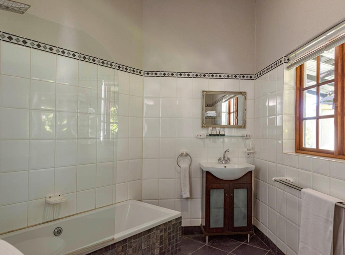 Bathroom 5, Kakamas Hotel, Siyanda