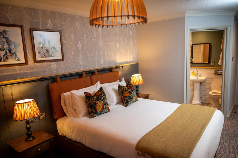 Bedroom 2, Ely Hotel by Greene King Inns, Hampshire
