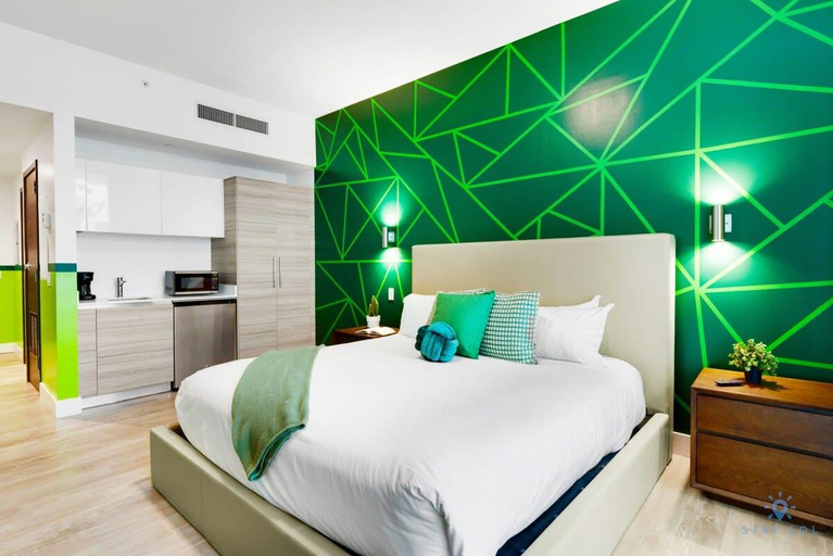 Bedroom 2, Worth Traveling| Hot tub & Unique Rooftop Pool, Broward