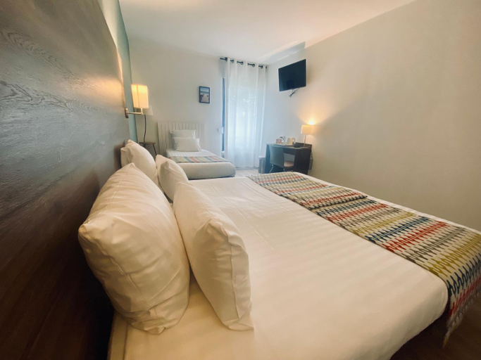 Bedroom 3, Hotel du Tregor, Côtes-d'Armor